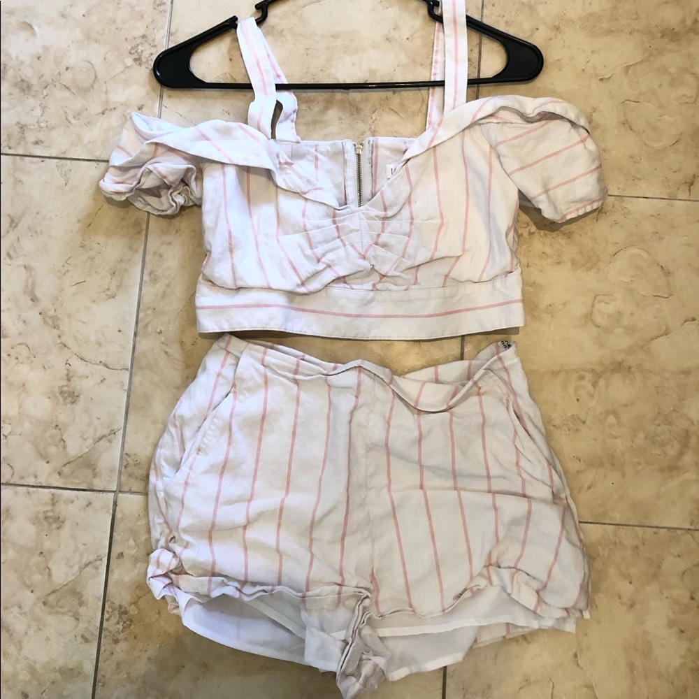 Matching Set - Picture 2 of 3